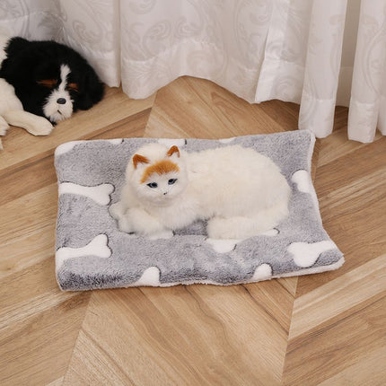 Pet Mat Thick Warm Cat Dog Blanket White Bear Gray bone Pet mat 40x50cm