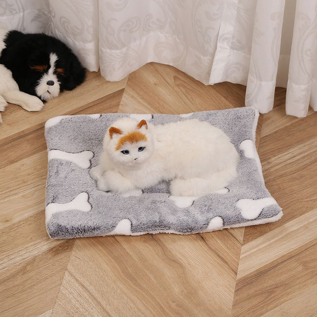 Pet Mat Thick Warm Cat Dog Blanket White Bear Gray bone Pet mat 40x50cm