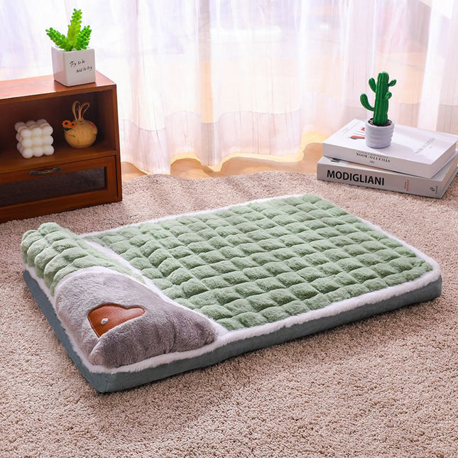 Green M size Luxury Plush Pet Sleeping Mat, Thickened Warm Pet Bed Cushion for Dogs and Cats, Soft Fabric Pet Sofa Pad with Non-Slip Waterproof Base