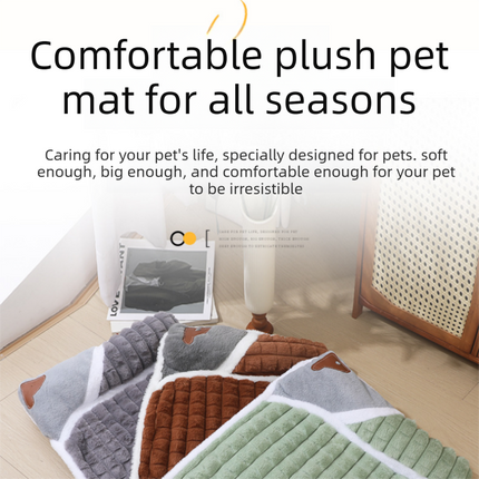 Green XL size Luxury Plush Pet Sleeping Mat, Thickened Warm Pet Bed Cushion for Dogs and Cats, Soft Fabric Pet Sofa Pad with Non-Slip Waterproof Base