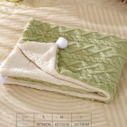 2-piece M size Green Pet Winter Comfort Bundle – 55*45cm Plush Pet Blanket and 50*35cm Thickened Pet Sleeping Bed Set for Dogs and Cats, Double-Sided Warm Blanket with Soft Plush Bed Cushion